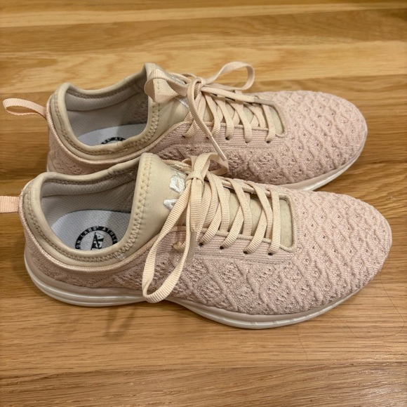 APL Techloom Phantom Sneakers Beach/Ivory Size 8 - Picture 3 of 5